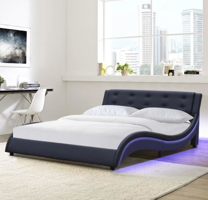 De Zwarte/Witte/Bruine Kleur van het koninginsize Faux Leather Upholstered Bed met LEIDEN Licht