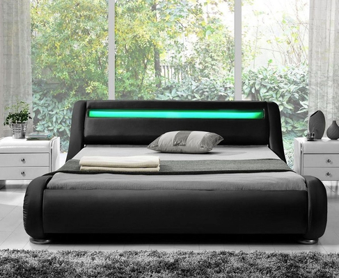 Luxe Chesterfield gestoffeerd bedframe kingsize gebogen hoofdeinde
