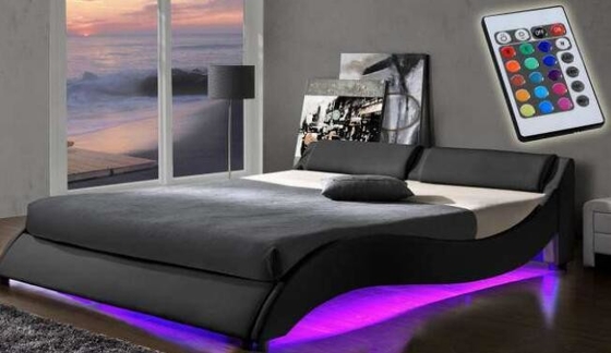 In het groot Bekleed van de het Kadergolf van het Triplexbed de Vormpu Leer met leiden