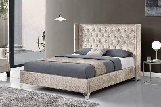 Kingsize gepoleerde bed met kristallen knoppen