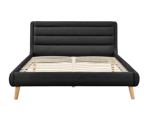 Een gepoleerd bed frame met een unieke vorm en ontwerp past bij uw stijl van huisversiering.