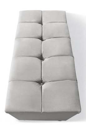 Licht Grey Velvet Fabric Storage Ottoman Doorgenaaid Crystal Buttons